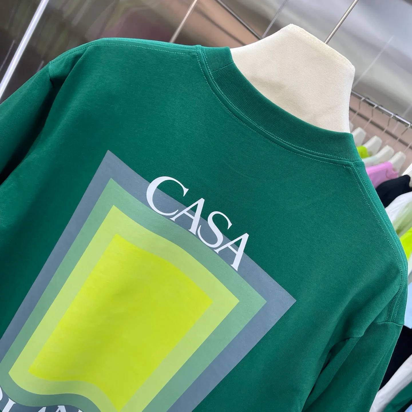 New Arrival Casablanca Casablanca Classic Series printed short-sleeved T-shirt for celebrities. It is made of Xinjiang long-staple cotton ~ grams. The color of the fabric is custom-dyed and will not shrink or fade. It feels comfortable and has a strong texture. A must-have for fashionable men and women, the Classic drop-shoulder wide version is available exclusively in In Stock! Color: White Black Green Pink Blue (5 colors) Size: S M L XL XXL